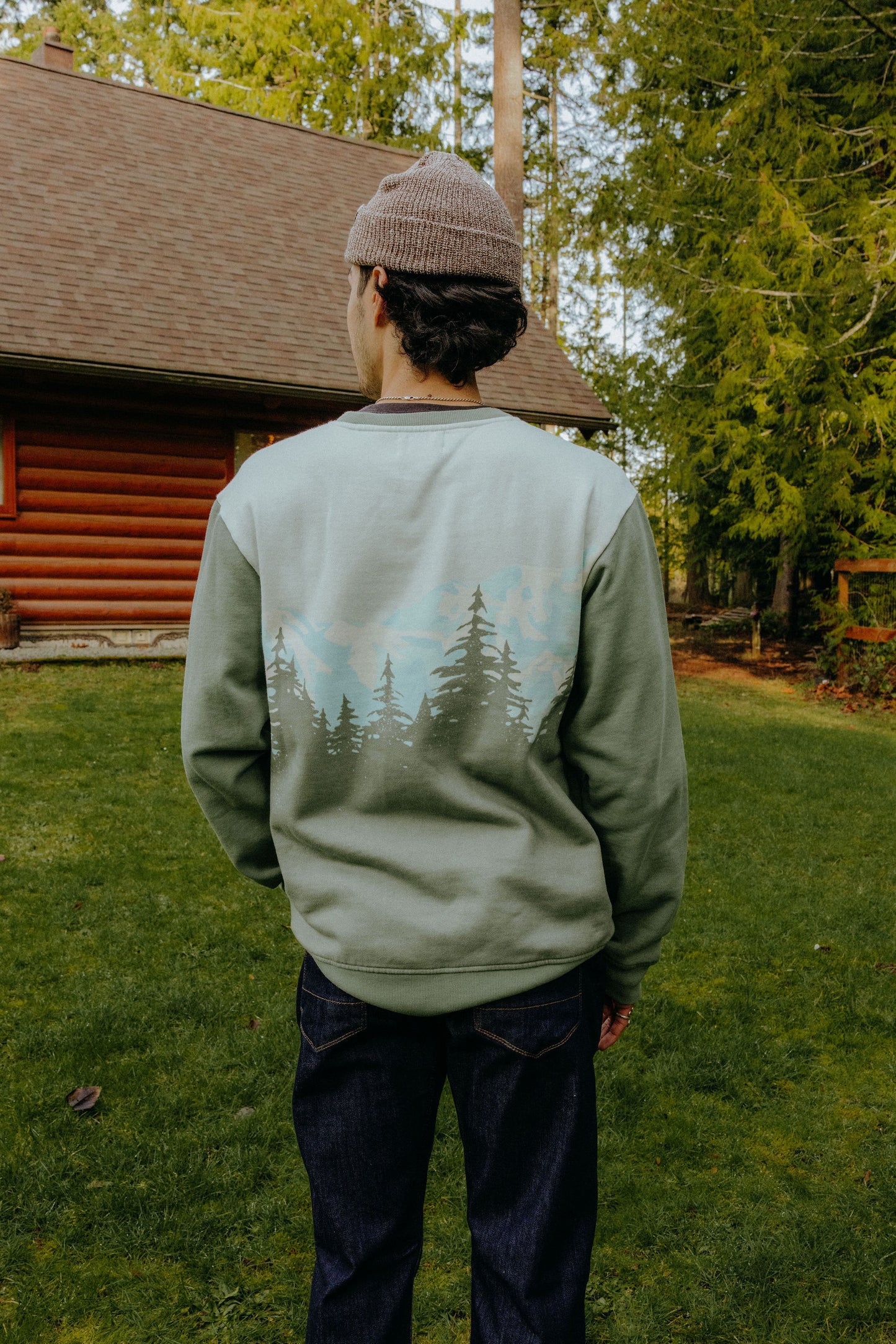 CASCADIA crewneck