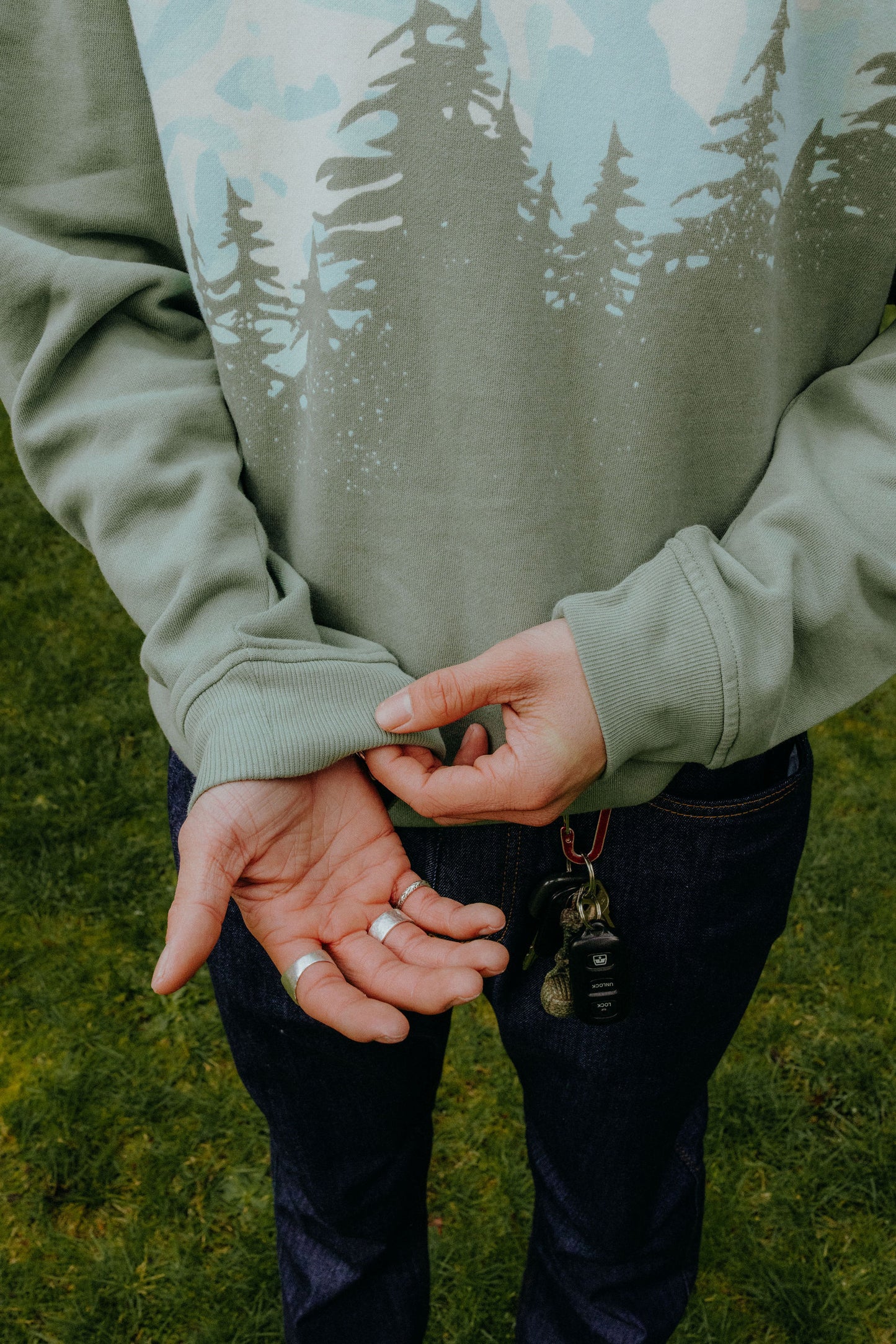 CASCADIA crewneck