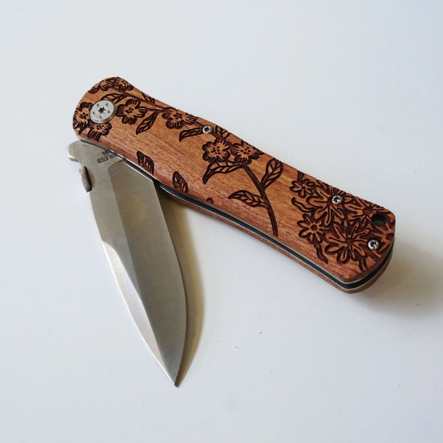 FLORAL ENGRAVED pocket knife